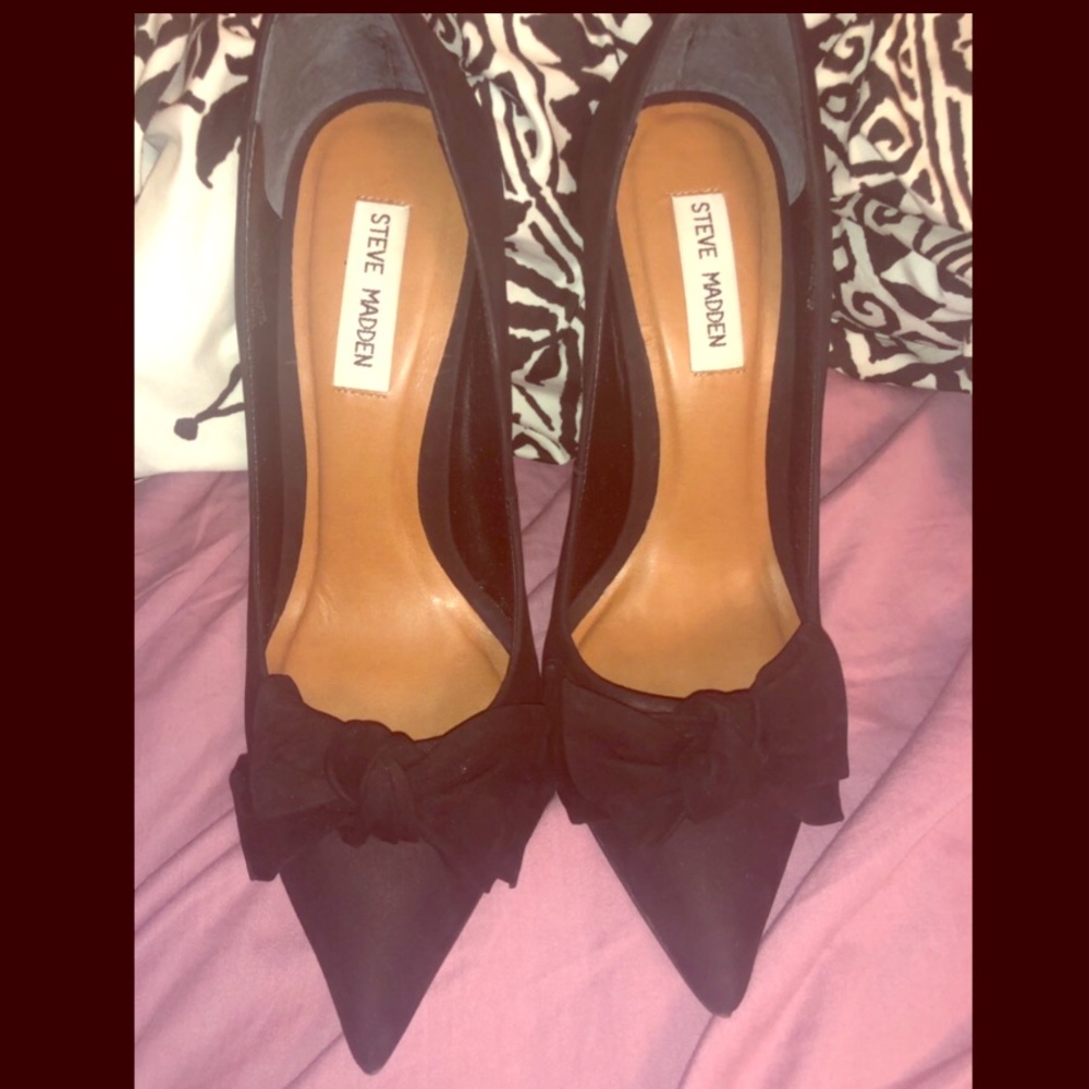 Black nubuck pump. Runs small is SIZE 9 listed 8.5